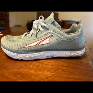 Women’s Altra Escalante 2.5 size 7.5